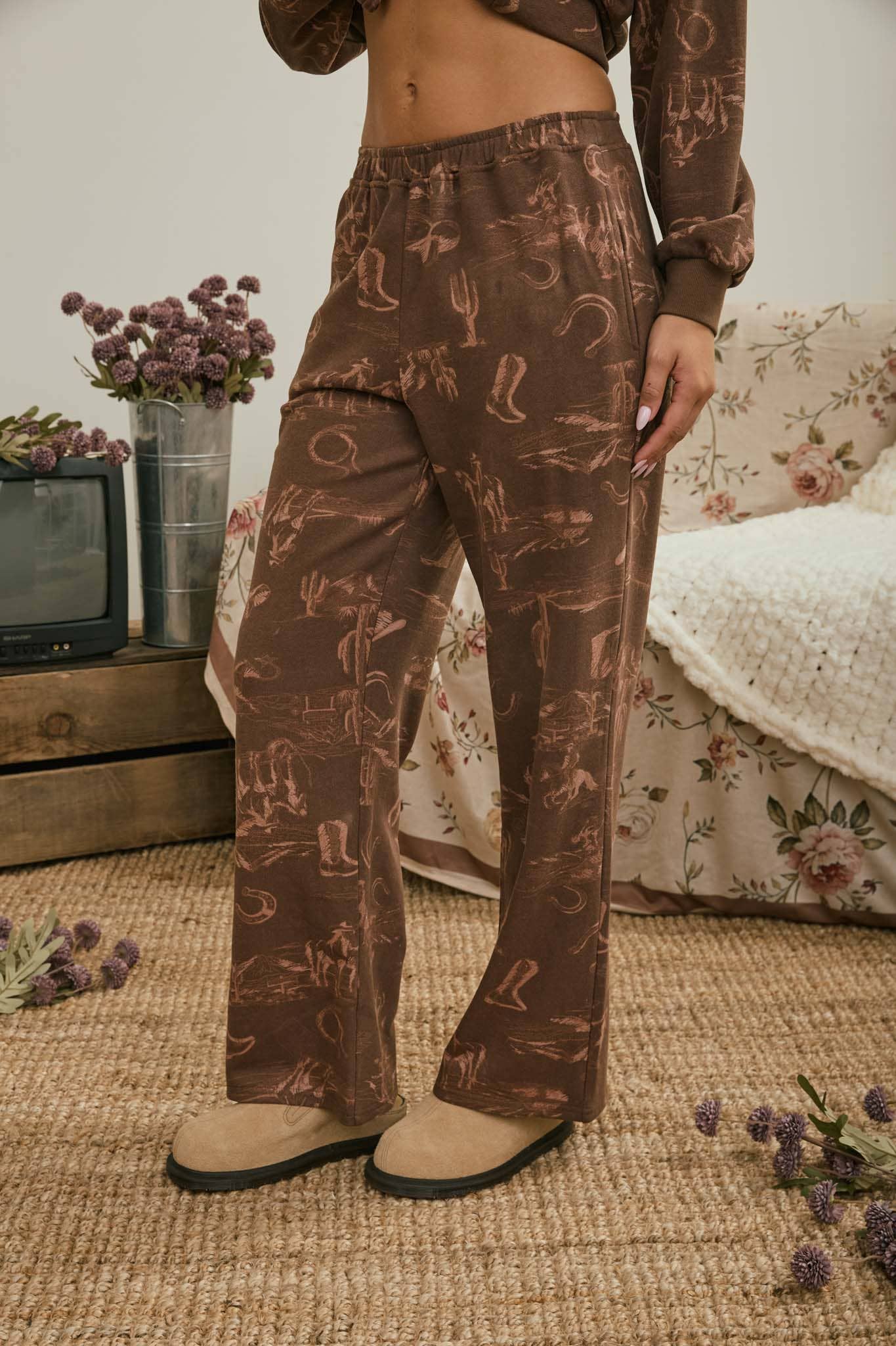 WESTERN PRINT ELASTIC WAIST JOGGERS