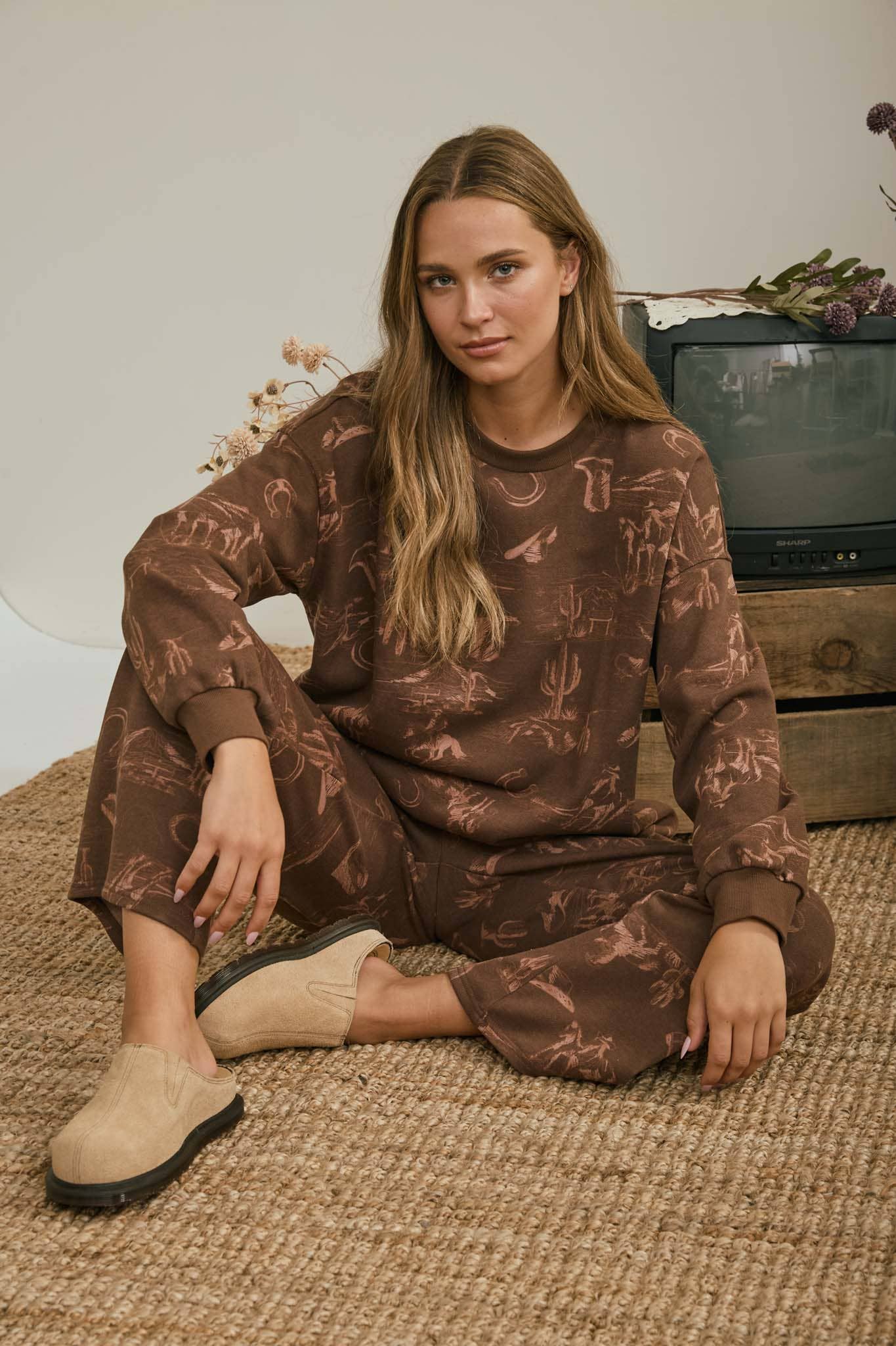 WESTERN PRINT ELASTIC WAIST JOGGERS